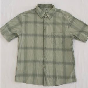 Short-sleeve woven shirt